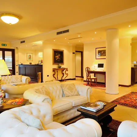 Cattani Stuart Xvii Secolo 酒店