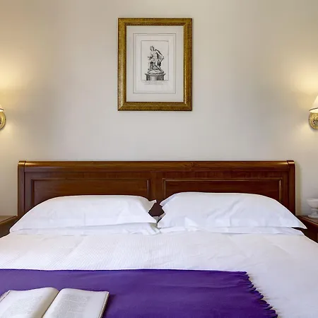 Cattani Stuart Xvii Secolo 4*