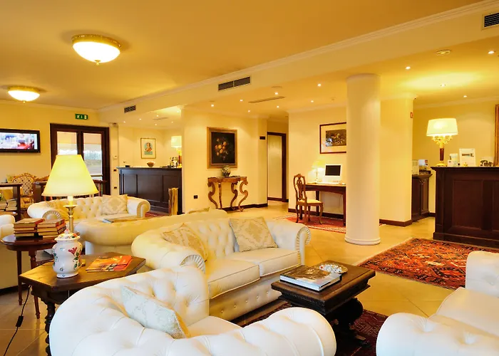 Cattani Stuart Xvii Secolo Hotel