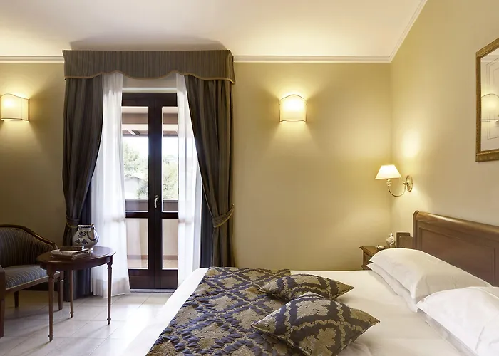 Cattani Stuart Xvii Secolo Hotel 4*