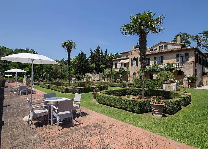 Cattani Stuart Xvii Secolo Hotel